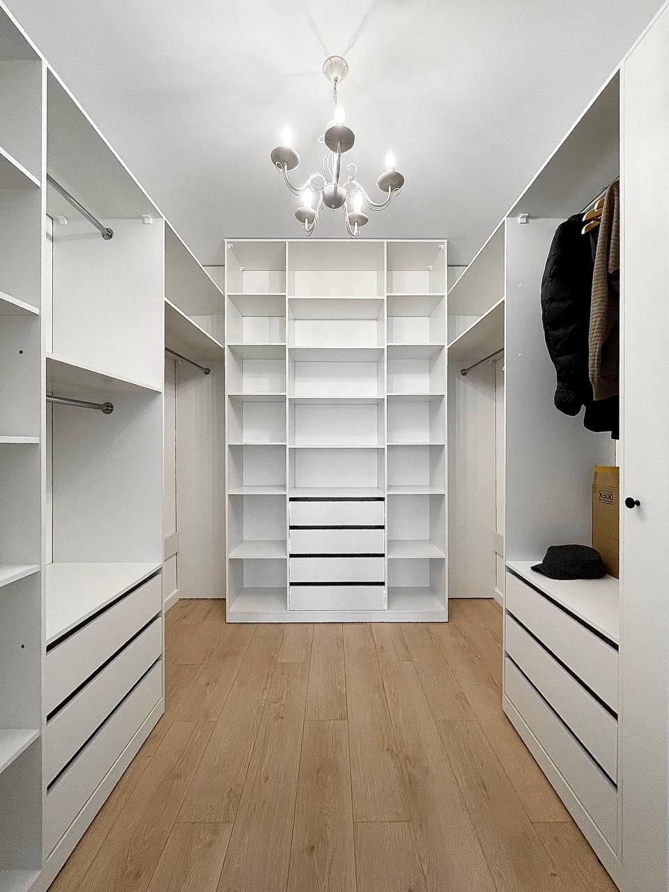 Minimalist Zen: Serenity in Your Wardrobe