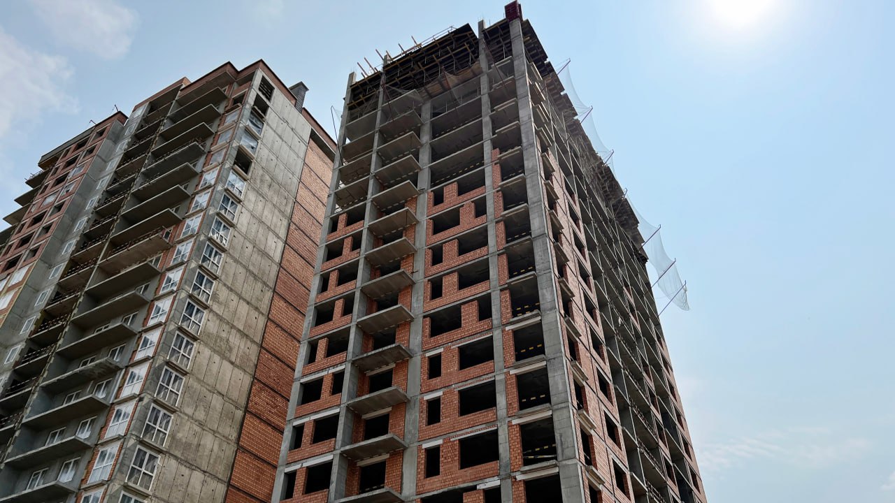 В центре: Жилой комплекс 'Гранд Авеню' - оазис среди городской суеты